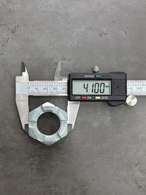 Гайка корончатая, прорезная низкая М27х1,5 DIN 937, класс прочности 8