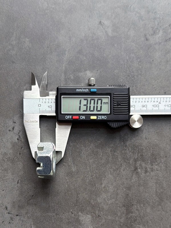 Гайка корончатая, прорезная низкая М20 DIN 937 класс прочности 8