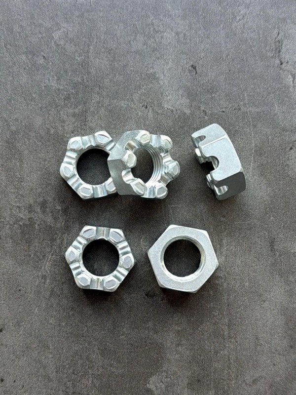 Гайка корончатая, прорезная низкая М18х1,5 ГОСТ 5919-73, покрытие цинк