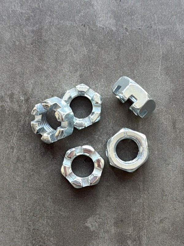 Гайка корончатая, прорезная низкая М16х1,5 DIN 937 класс прочности 10