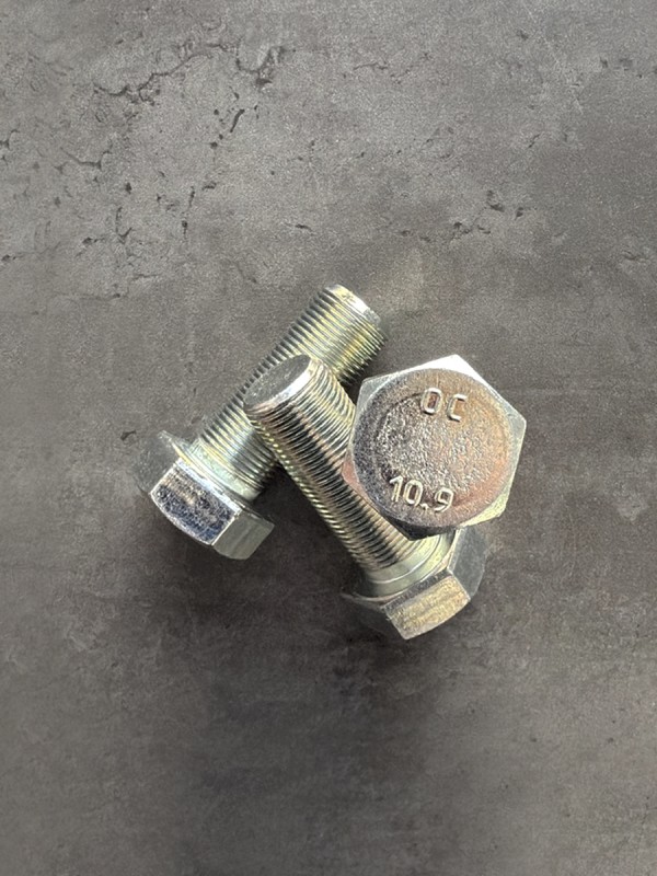 Болт М20х45х1,5 ГОСТ 7798-70 класс прочности 10.9 оцинкованный